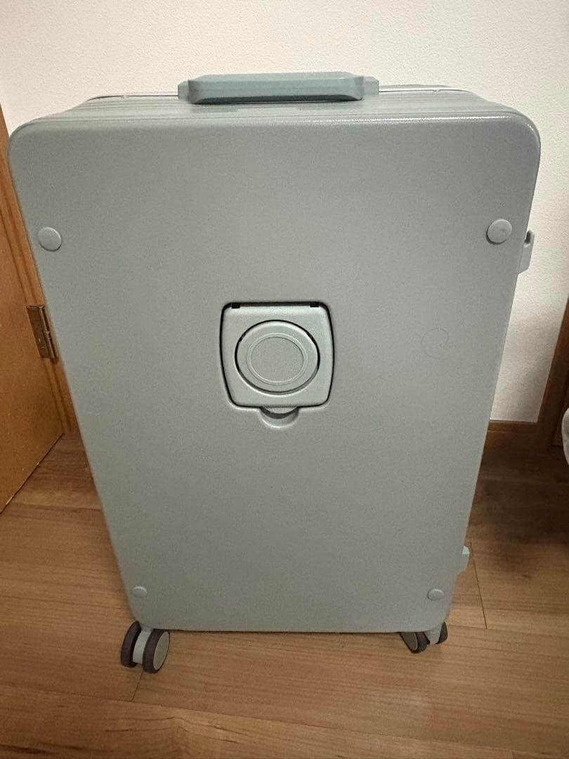 片開きスーツケース