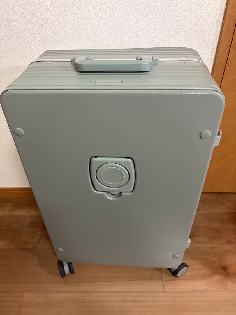 片開きスーツケース