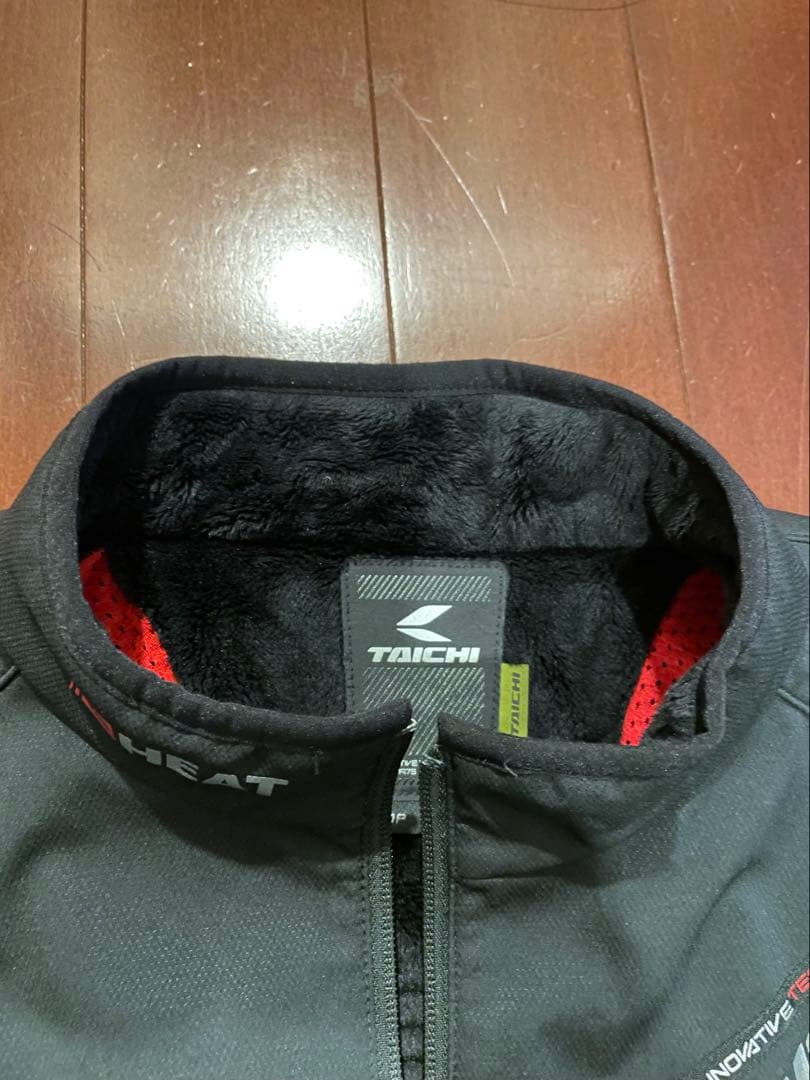 s*n様 TAICHI電熱e-HEATインナー ジャケットとバッテリー接続ケーブ