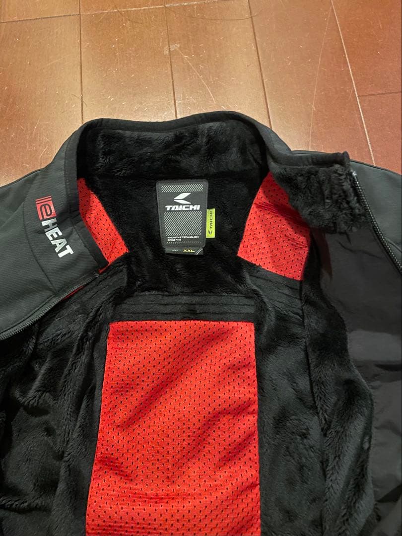 s*n様 TAICHI電熱e-HEATインナー ジャケットとバッテリー接続ケーブ