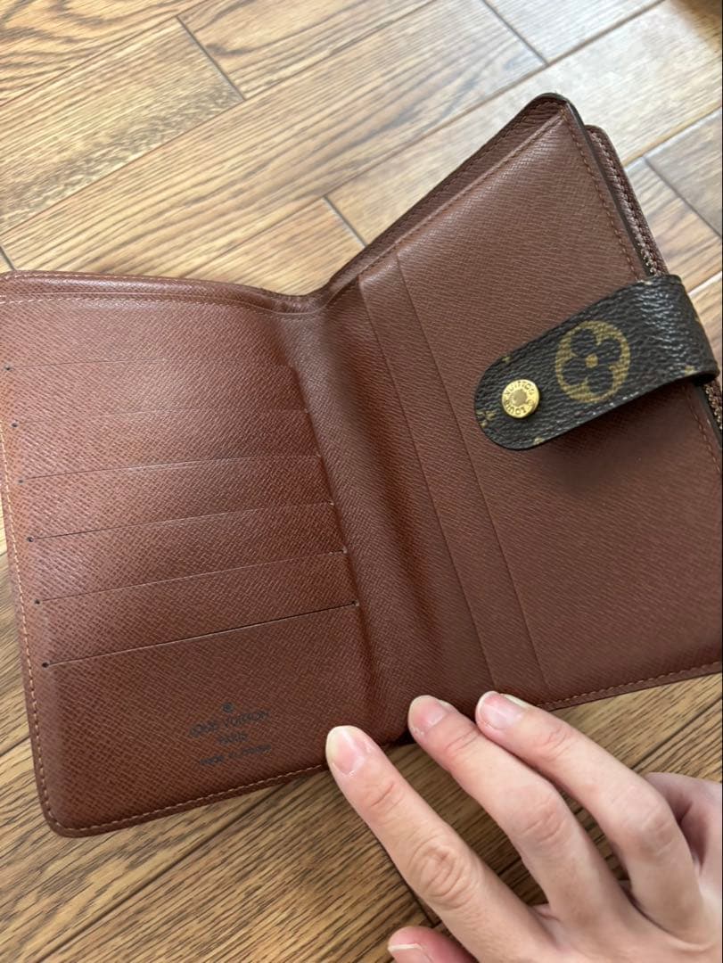 新品同様　Louis Vuitton 二つ折り財布 モノグラム