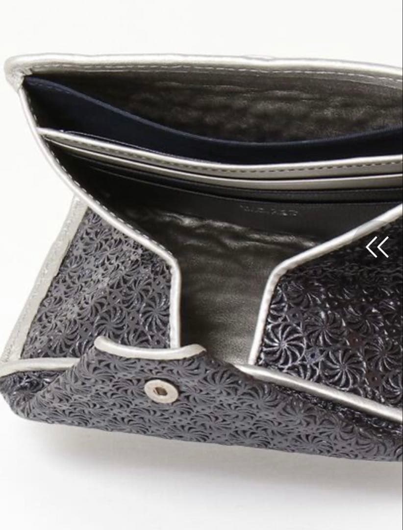 限定品　ジラソーレ　マルチ財布