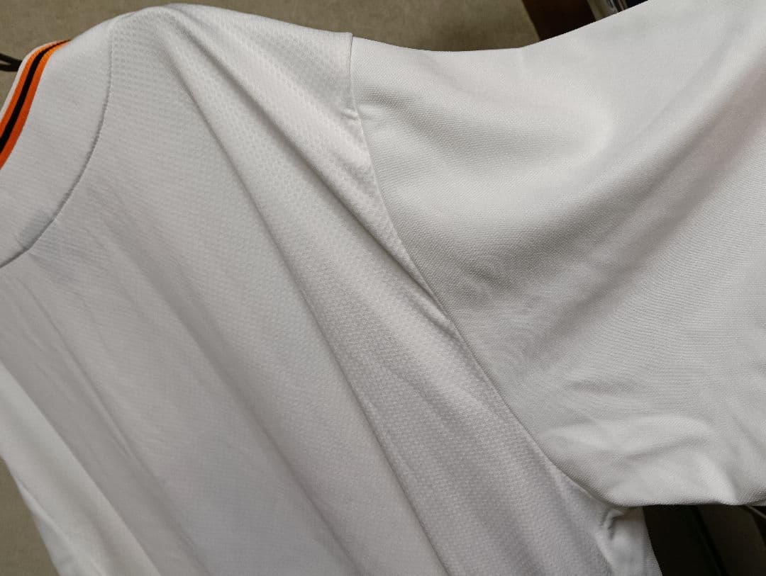 新品タグ付き！ アンダーアーマー製 読売ジャイアンツ 刺繍背番号無しユニフォーム