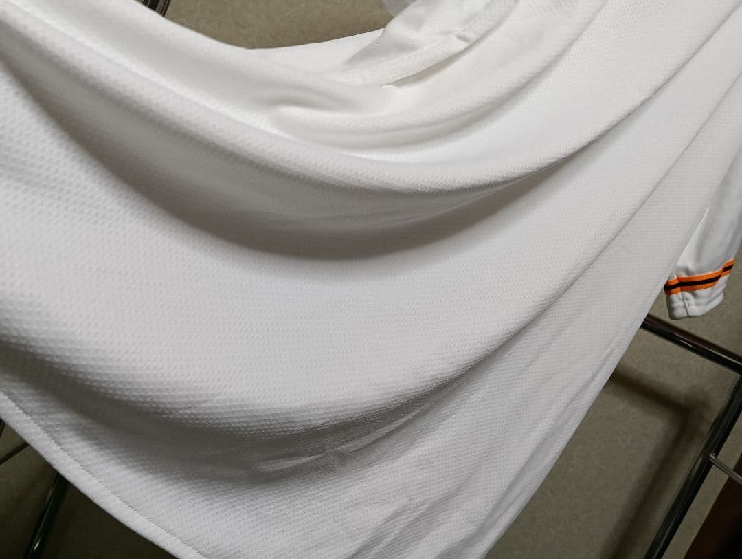 新品タグ付き！ アンダーアーマー製 読売ジャイアンツ 刺繍背番号無しユニフォーム