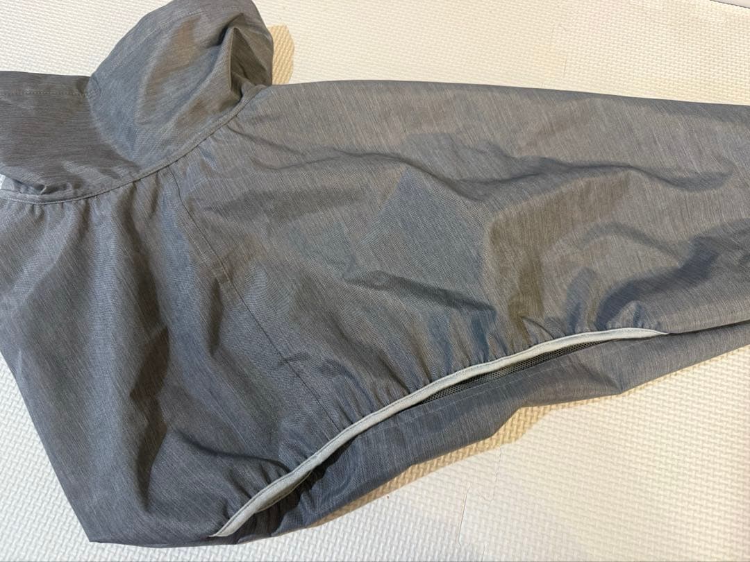 サンバリア100　ショートジャケット　フロストグレー