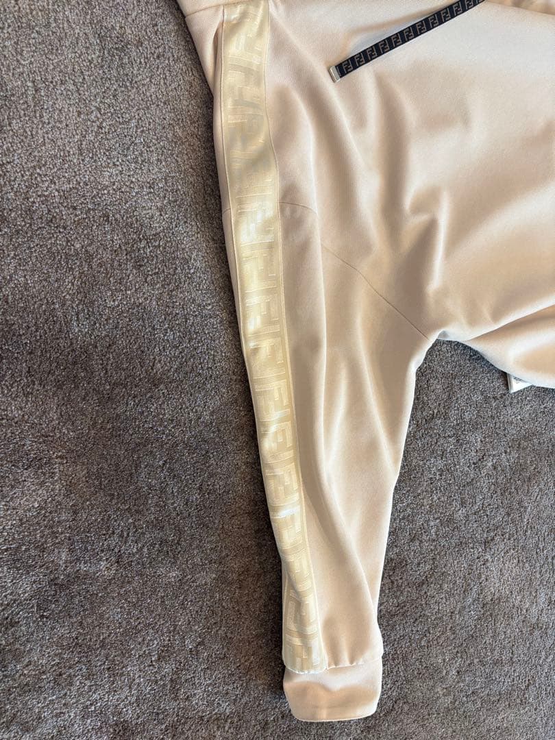 FENDI リバーシブルパーカー