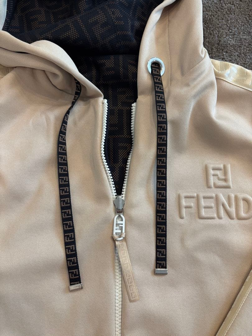FENDI リバーシブルパーカー