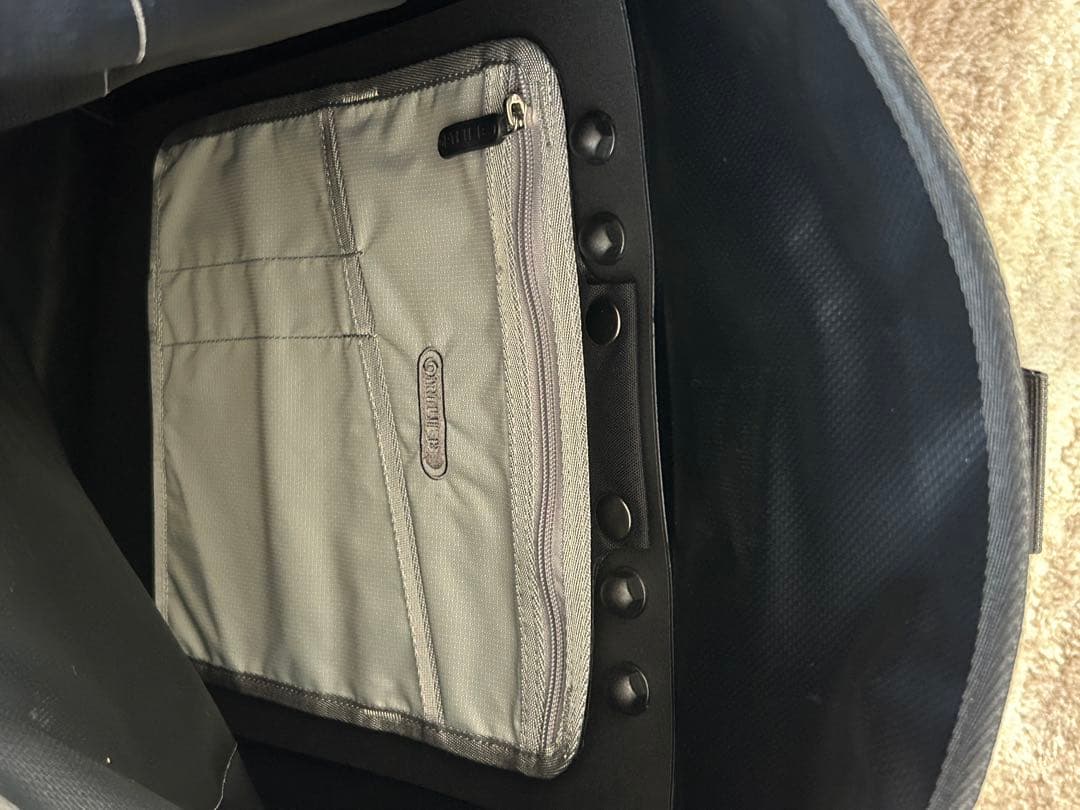 新品！未使用！！オルトリーブ ヴェロシティ バックパック 24L 防水 黒