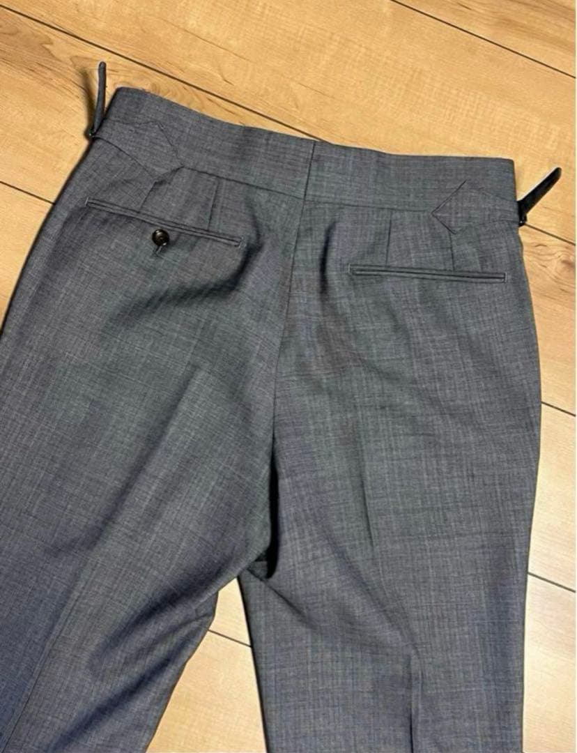 【ピンクの猫 】グレー スリーピース オーダースーツ トラバルドトーニャ