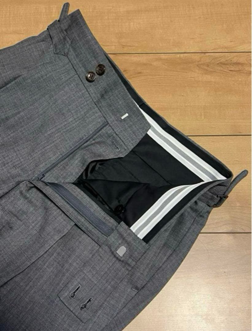 【ピンクの猫 】グレー スリーピース オーダースーツ トラバルドトーニャ