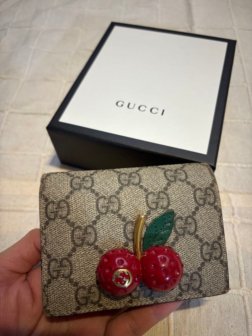 ま*む様 GUCCI 財布 チェリー