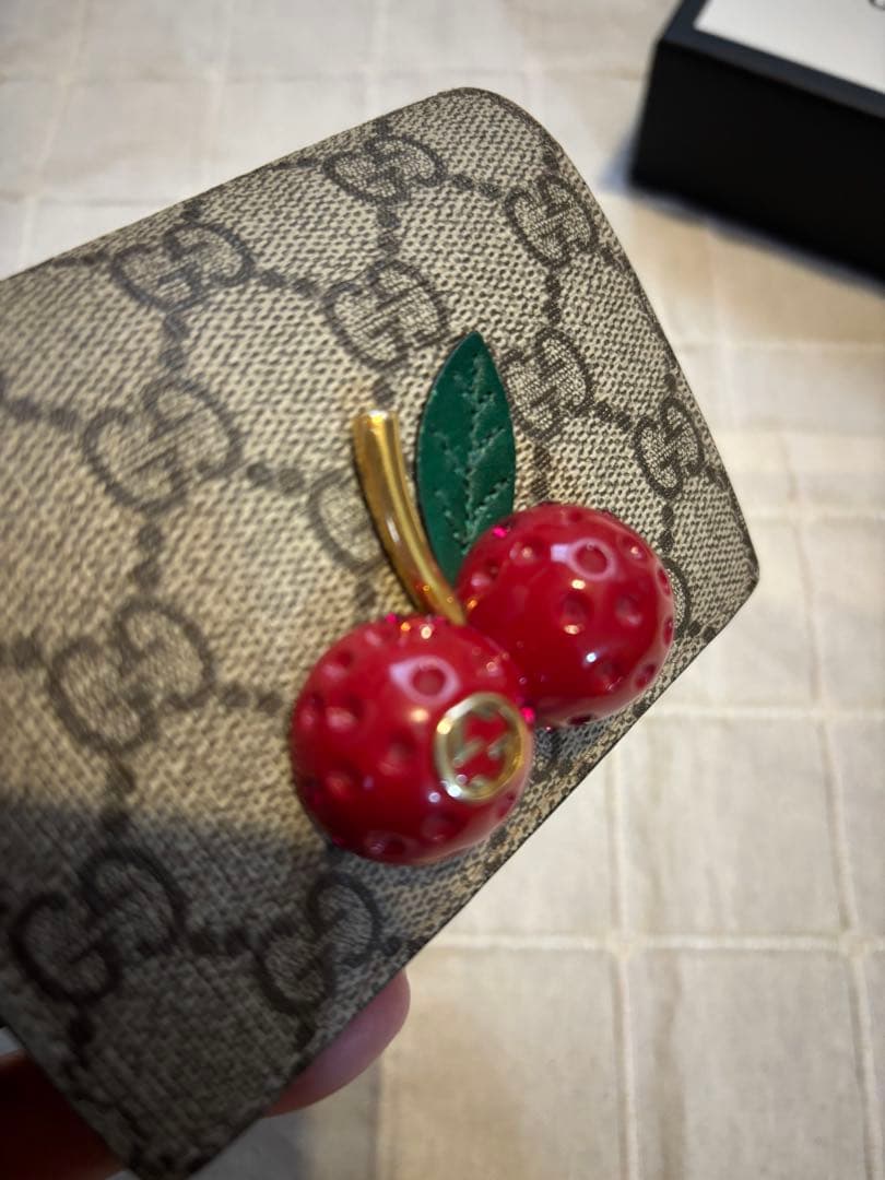 ま*む様 GUCCI 財布 チェリー