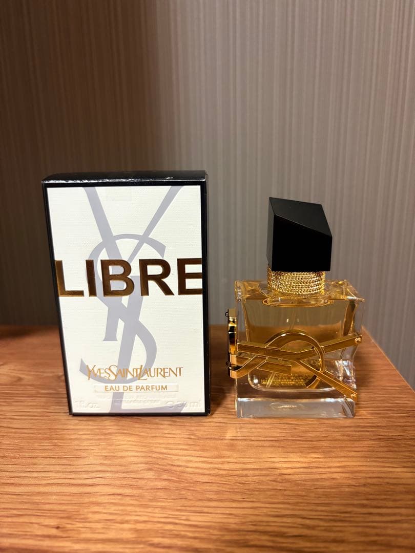 【美品】イヴ・サンローラン リブレ オーデパルファム　30ml