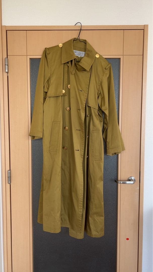 エ*グ様 イブサンローラン　ヴィンテージ　トレンチコート　金ボタン　腰ベルト付き