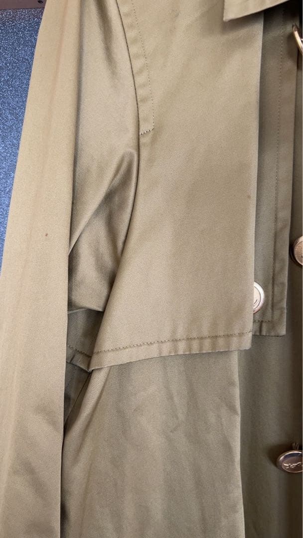 エ*グ様 イブサンローラン　ヴィンテージ　トレンチコート　金ボタン　腰ベルト付き