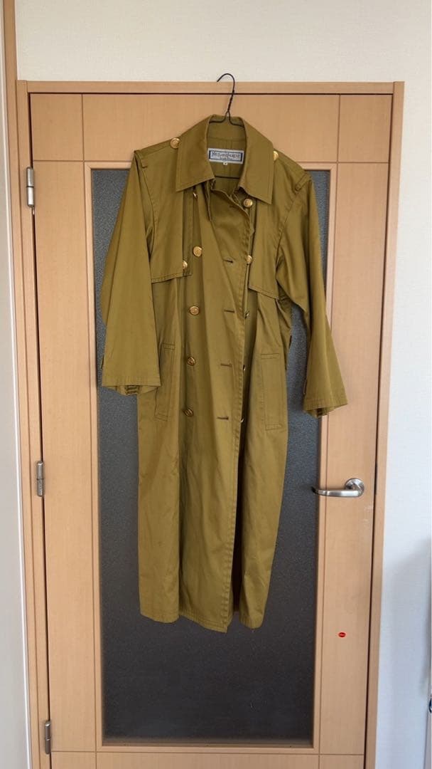 エ*グ様 イブサンローラン　ヴィンテージ　トレンチコート　金ボタン　腰ベルト付き