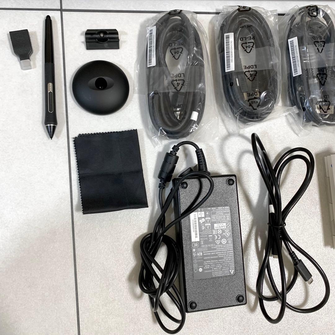 Wacom Cintiq Pro 24 touch ワコム 液晶ペンタブレット