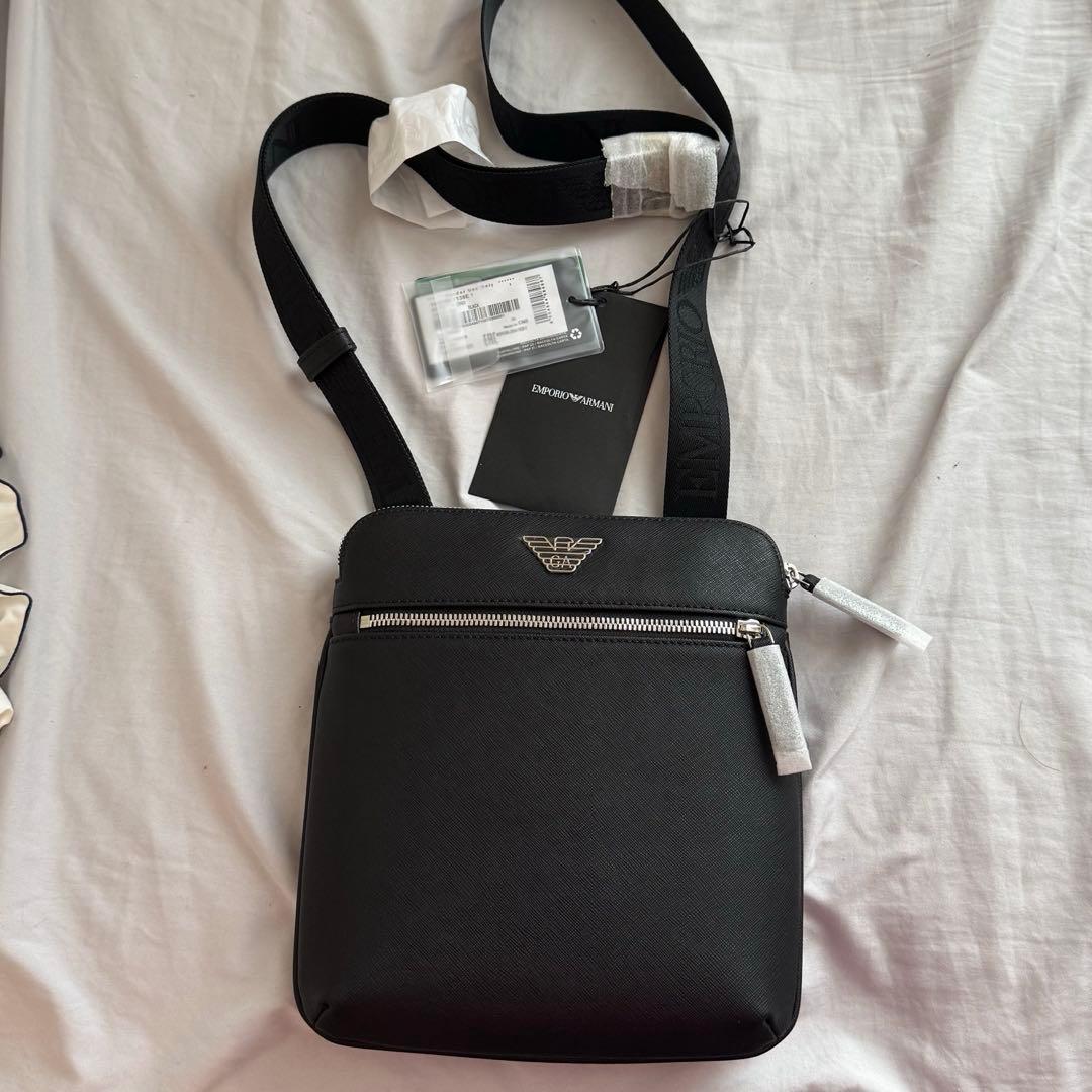 値下げ！エンポリオアルマーニ ショルダーバッグ BLACK メンズ ギフトにも◎