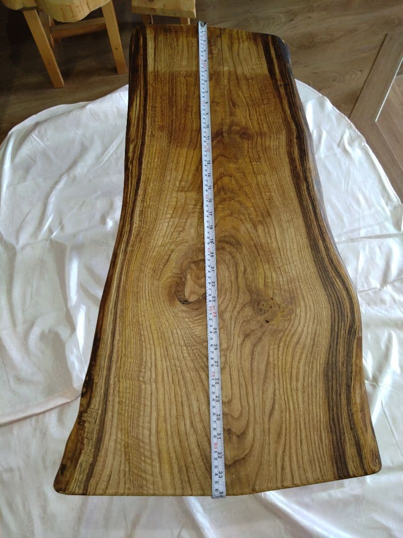 栗のテーブル、檜のテーブル　メルル❕