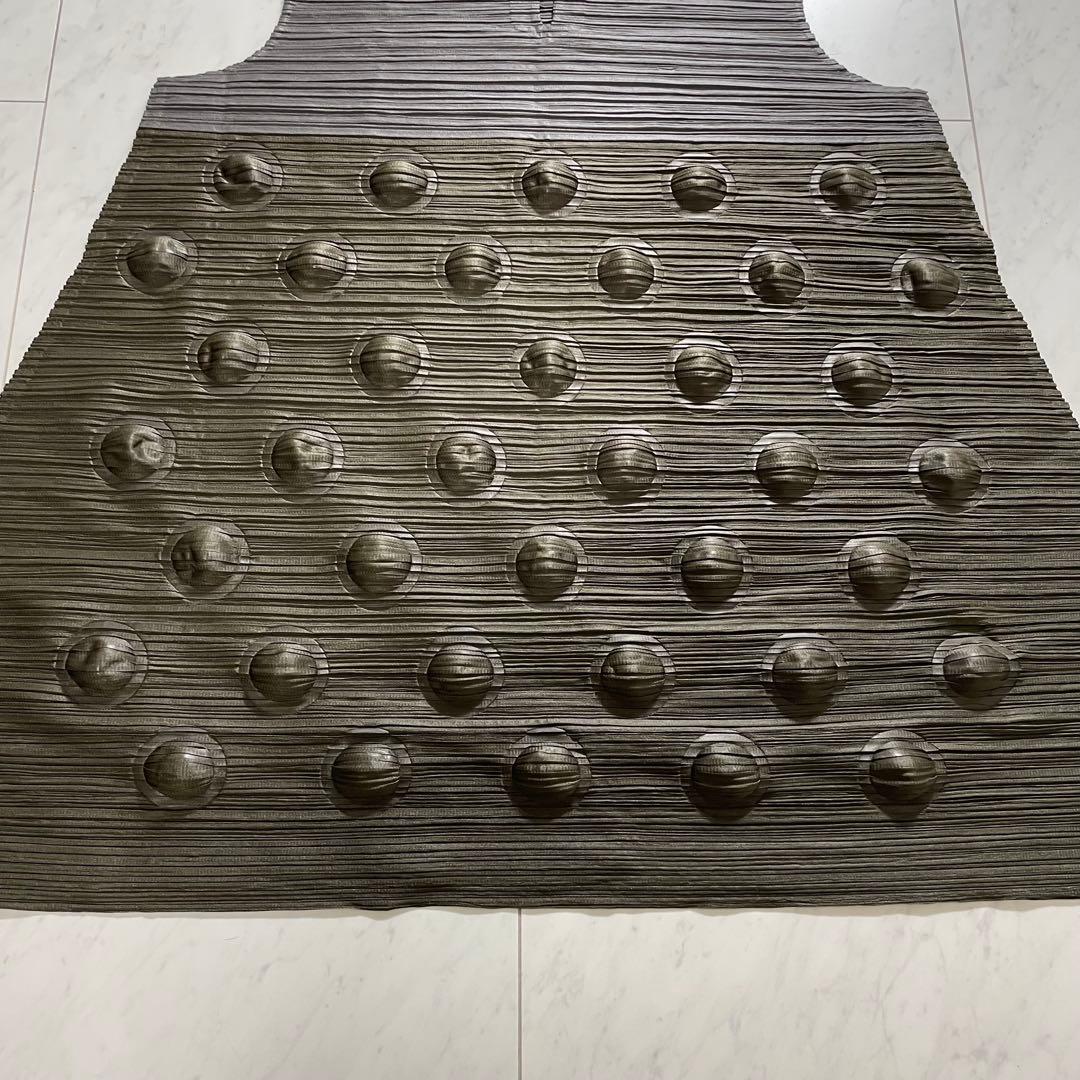 プリーツプリーズ イッセイミヤケ 横プリーツワンピース ノースリーブ バイカラー