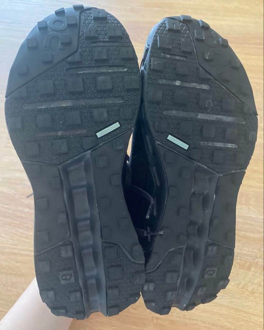 on cloud horizon スニーカー 23 黒