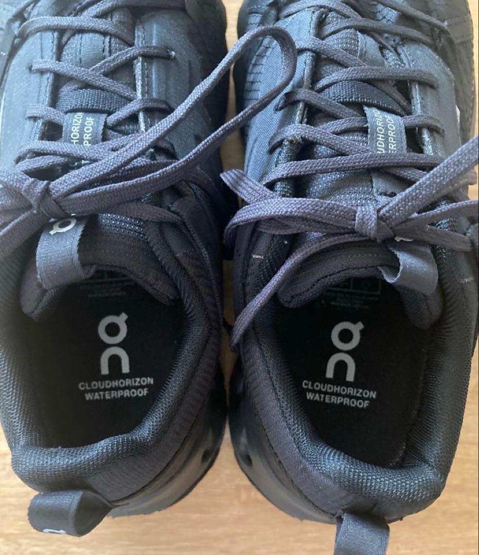 on cloud horizon スニーカー 23 黒
