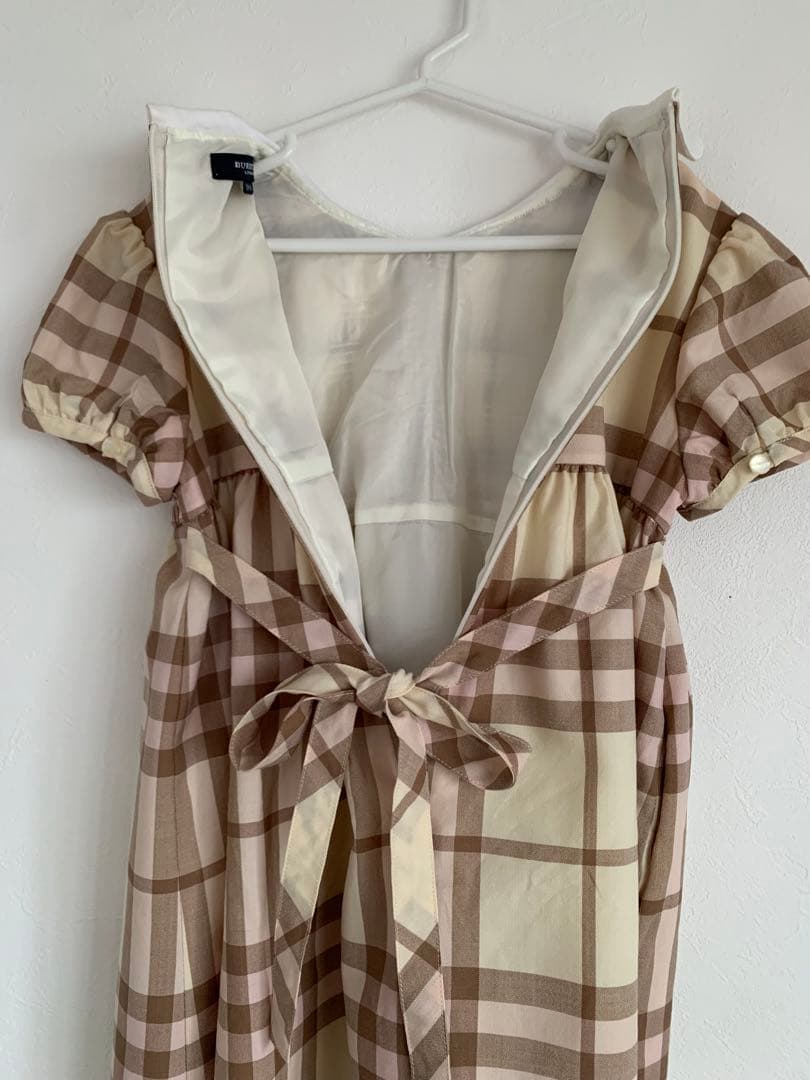 美品　Burberry バーバリーロンドン　丸襟　スモッキングワンピース　130