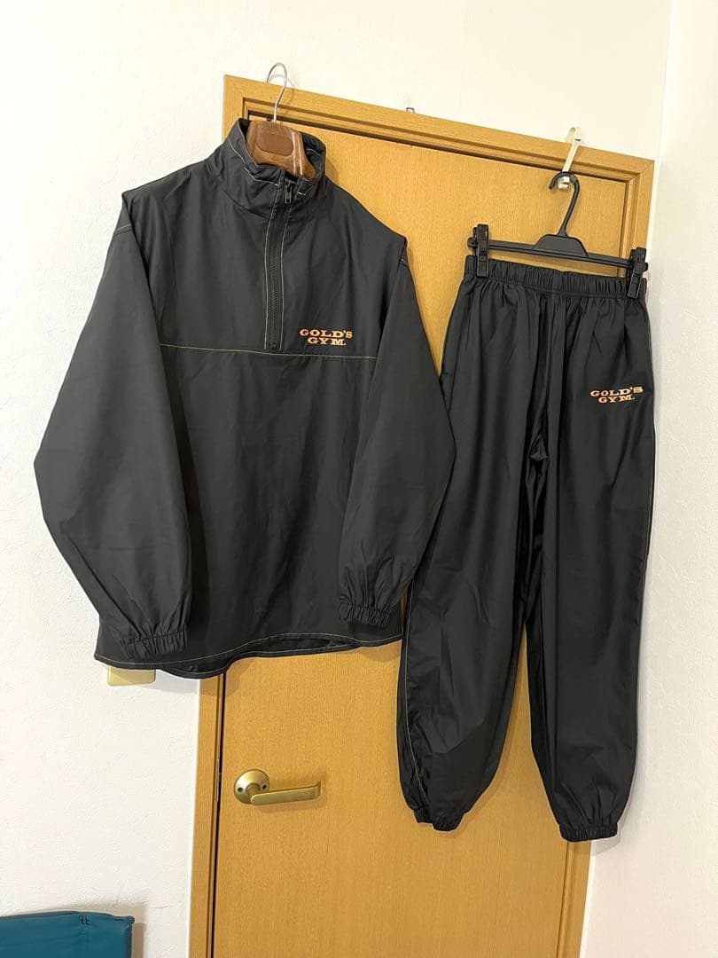 定価9.680円☆試着のみ超美品☆GOLD'S GYMオリジナル・サウナスーツ②