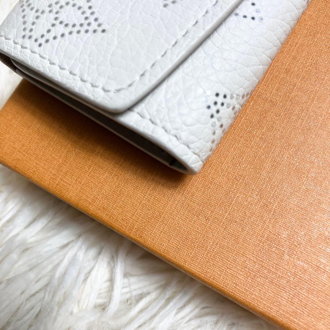 【未使用級】 ルイヴィトン＊ マヒナ4連キーケース モノグラム ICチップ