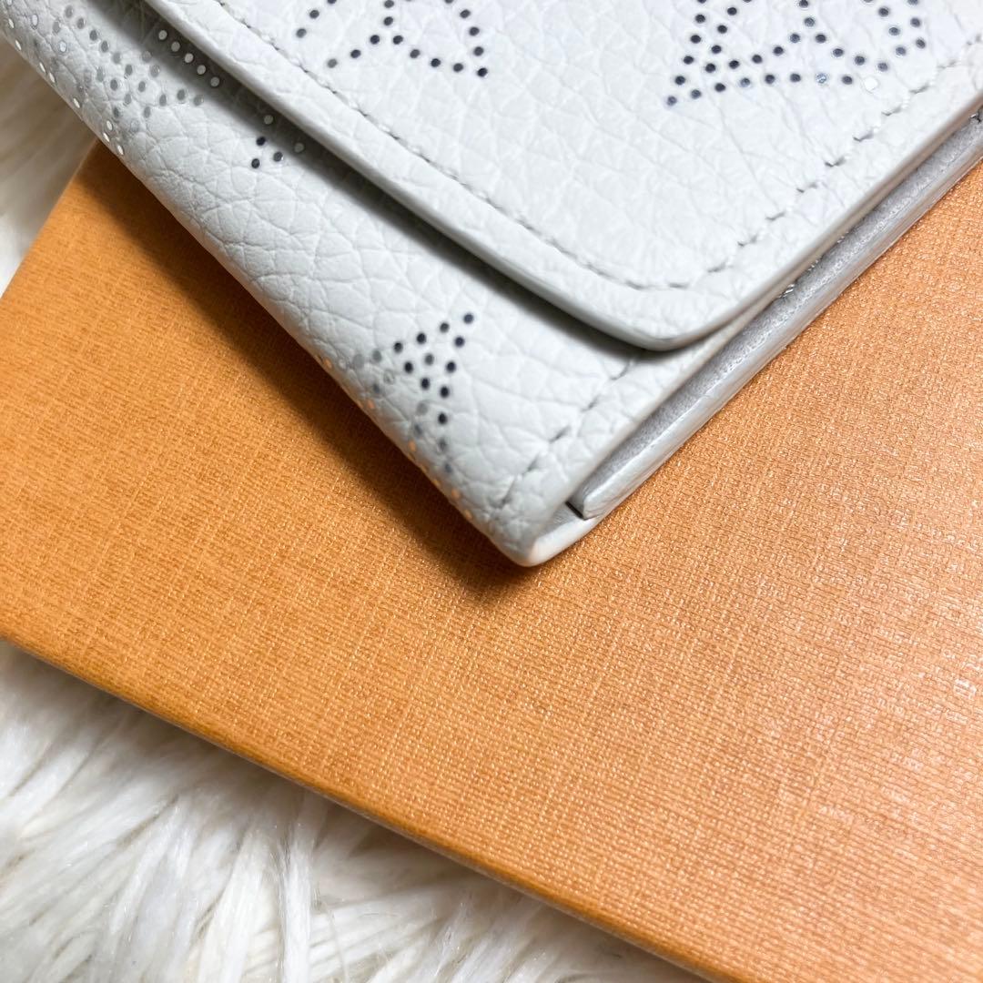 【未使用級】 ルイヴィトン＊ マヒナ4連キーケース モノグラム ICチップ