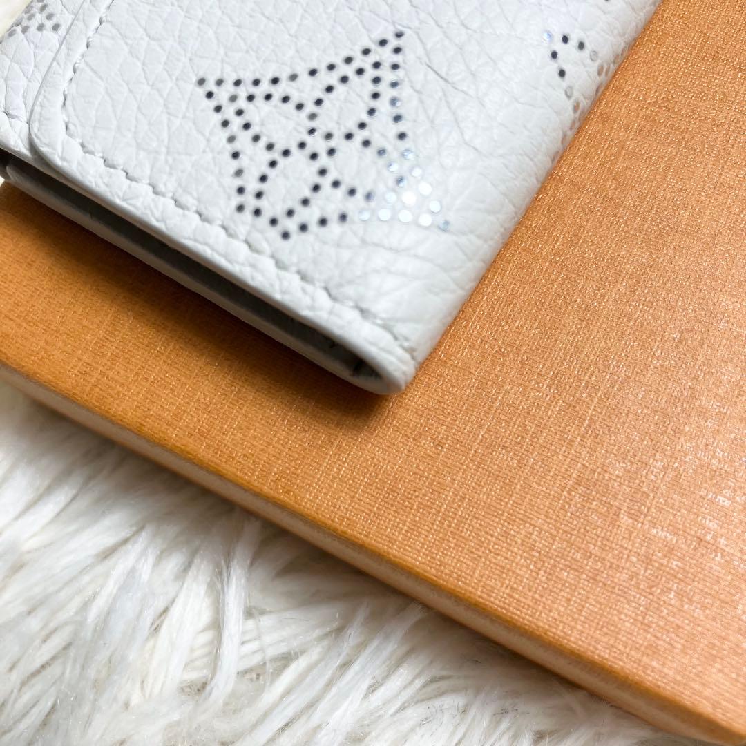 【未使用級】 ルイヴィトン＊ マヒナ4連キーケース モノグラム ICチップ