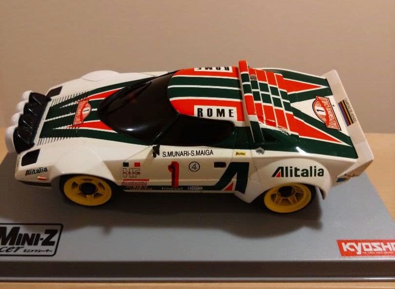 京商ミニッツレーサー Mini-Z ランチア・アリタリア