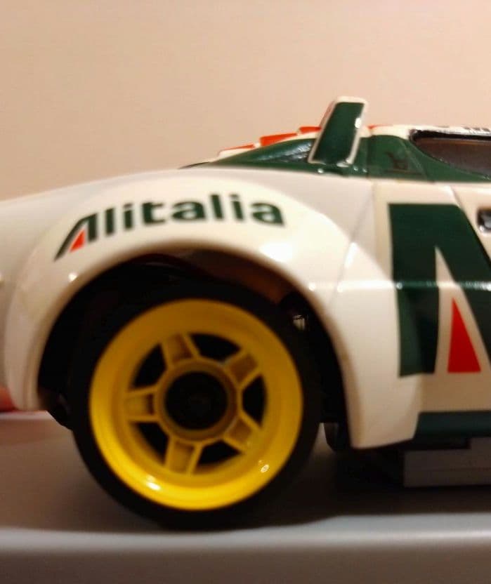 京商ミニッツレーサー Mini-Z ランチア・アリタリア