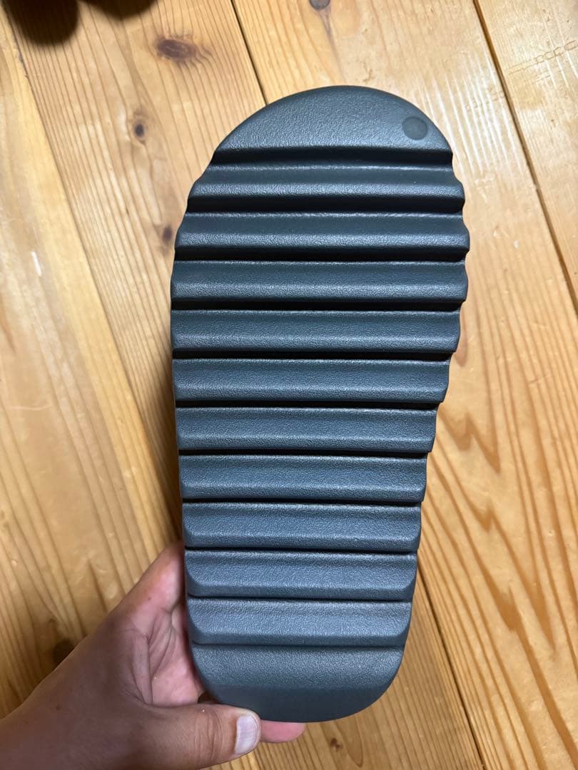 adidas イージースライド　28.5