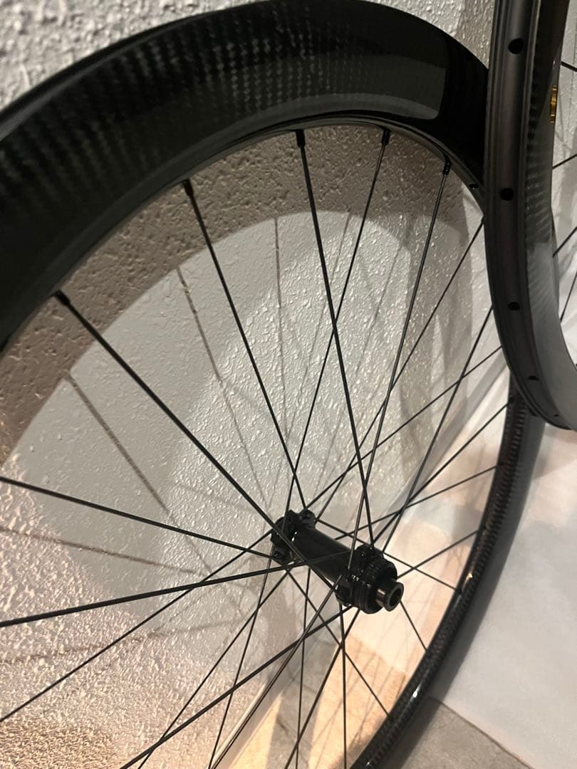 カーボンホイール 50mm高 28mm外幅 超高剛性 送料込み