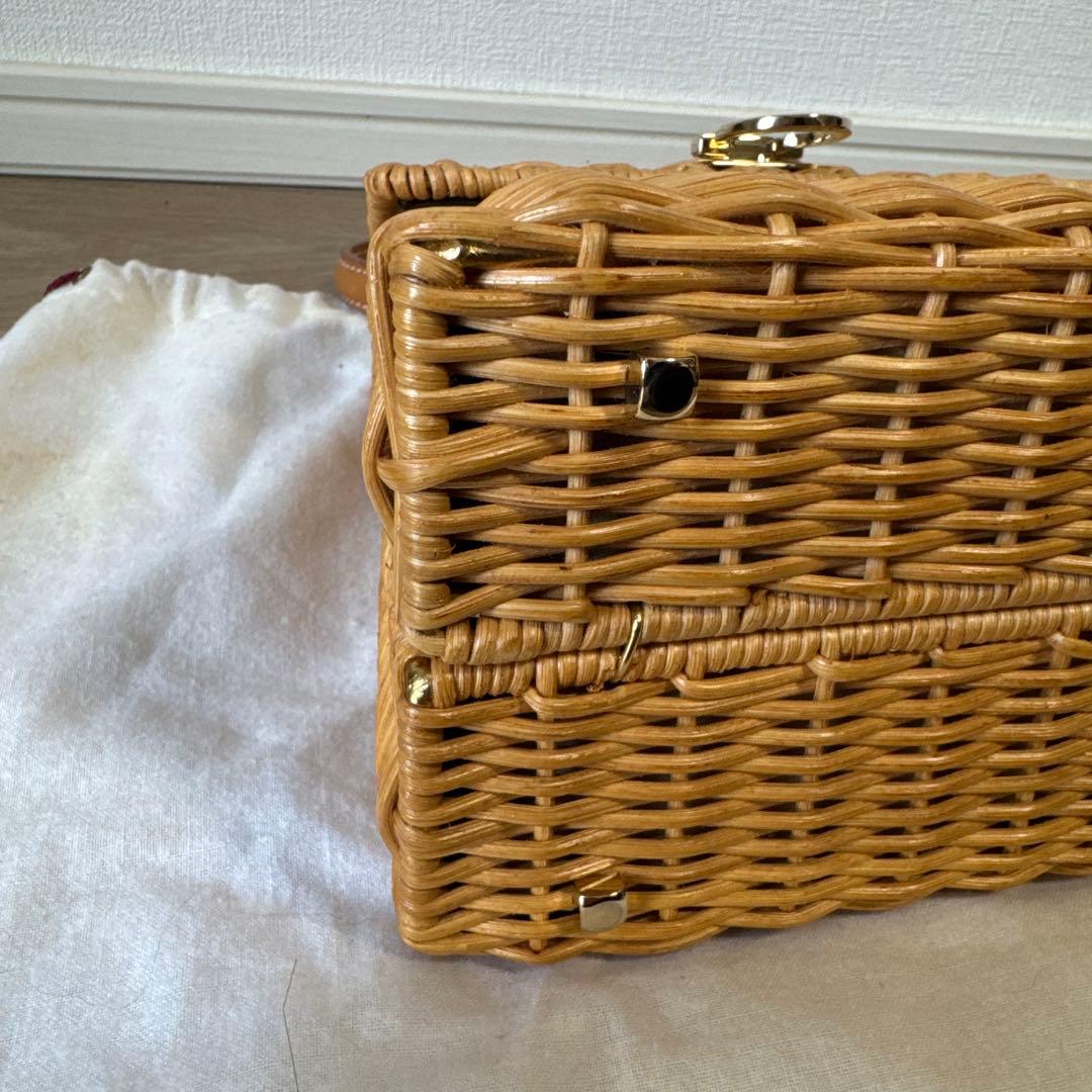 ルヴァトーレフェラガモガンチーニ ストロー かごバッグ　ロゴ ハンドバッグ