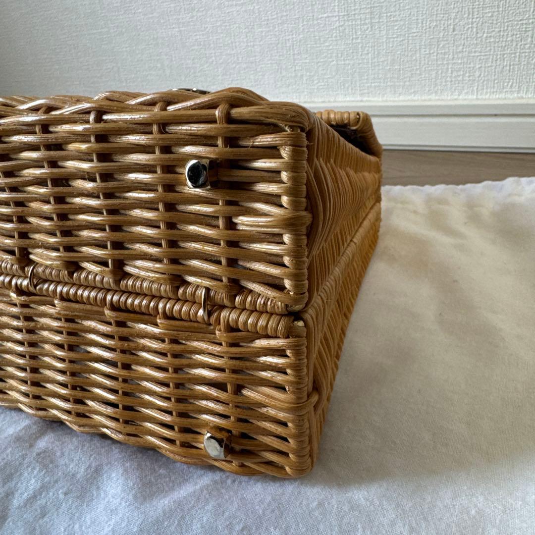 ルヴァトーレフェラガモガンチーニ ストロー かごバッグ　ロゴ ハンドバッグ