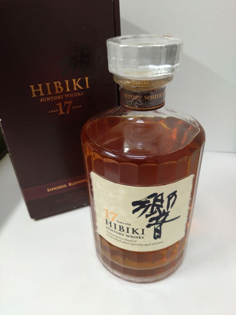 【未開栓】サントリー　響 17年 700ml 箱付き