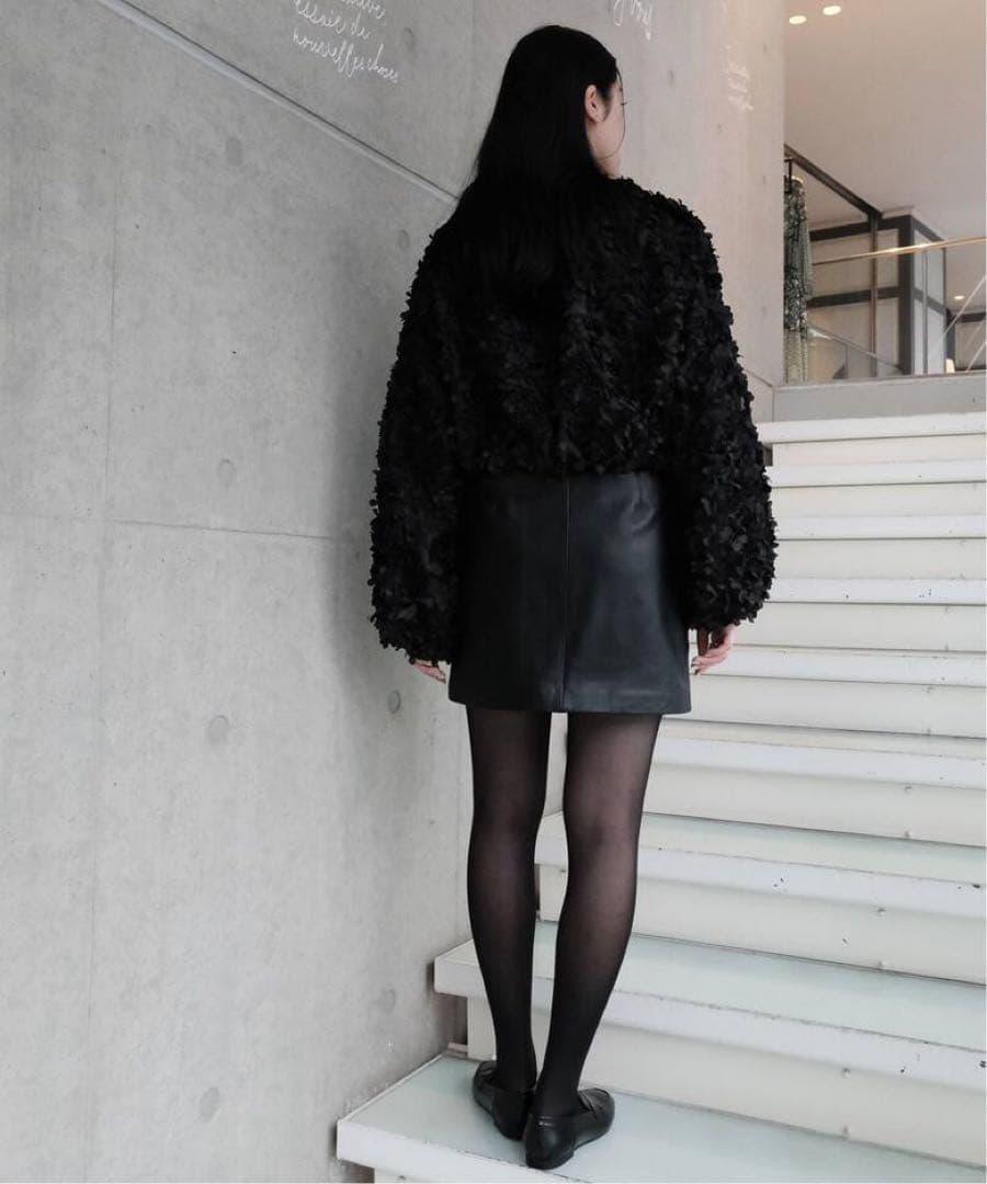 新品同様定価3.5万　メゾンイエナフラワーブラウス