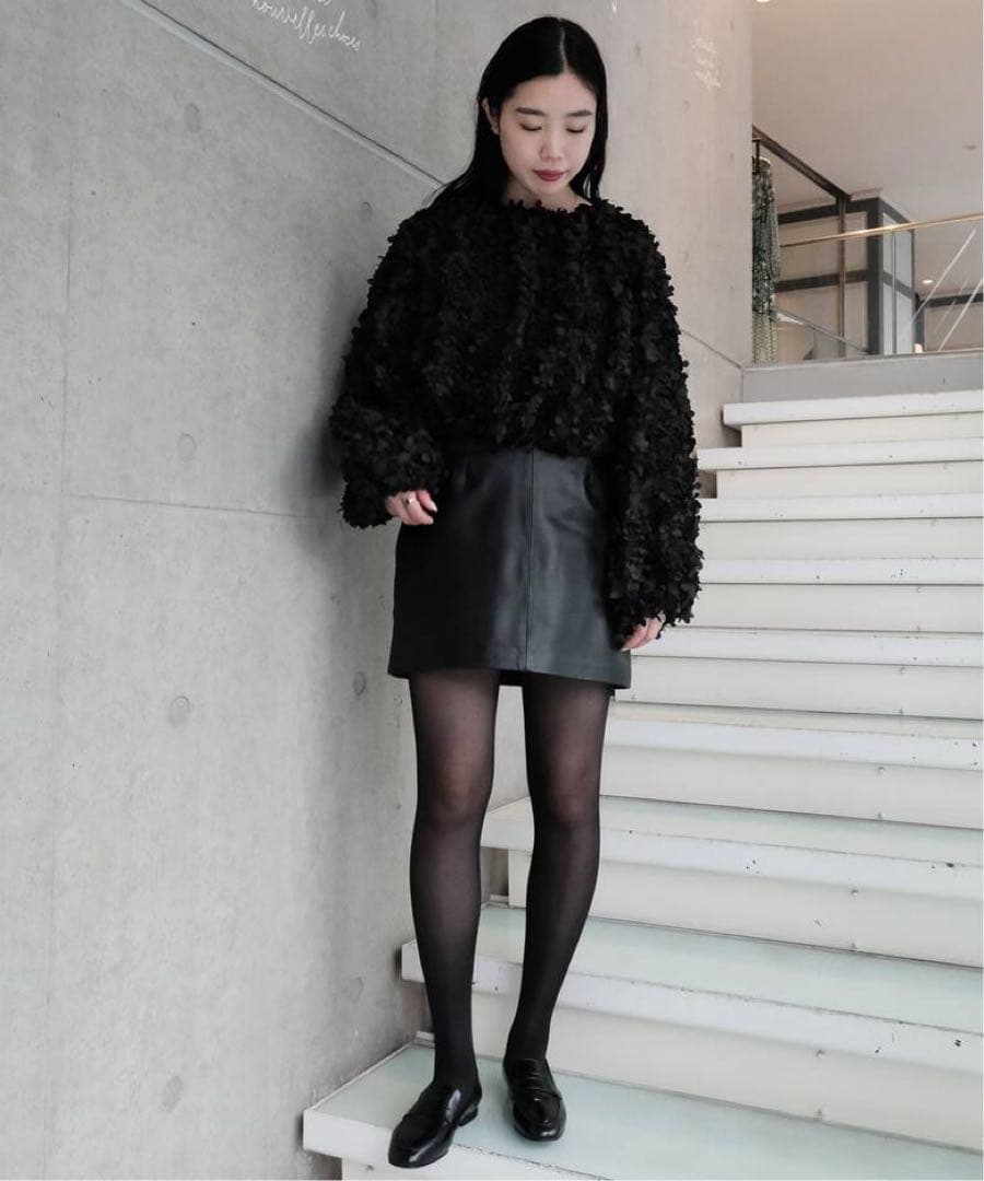 新品同様定価3.5万　メゾンイエナフラワーブラウス