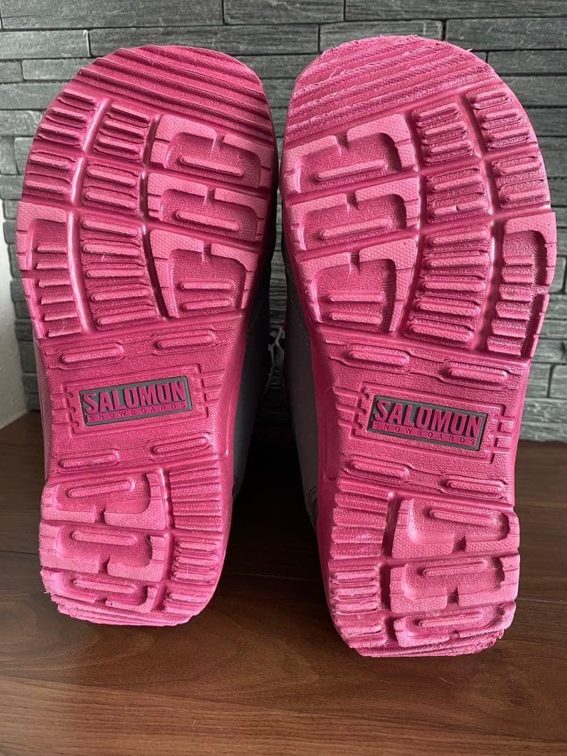 Salomon 女性用スノーボードブーツ グレー/ピンク