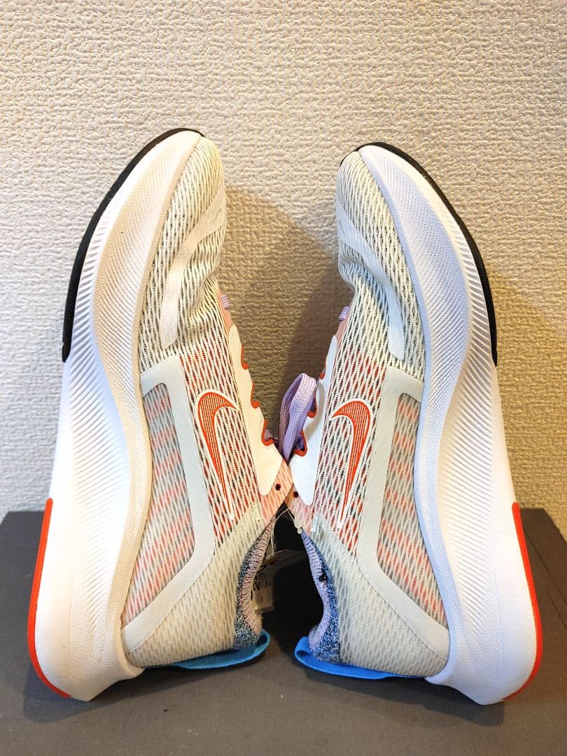 ナイキ　23.0 ズーム フライ 4 CT2401-100