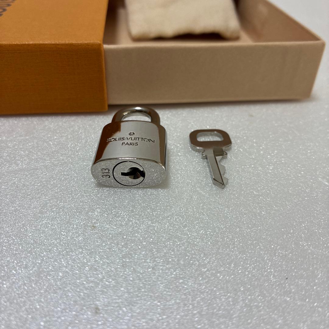 ルイヴィトン パドロック　南京錠シルバー色 ナンバー 313 巾着袋と箱付き