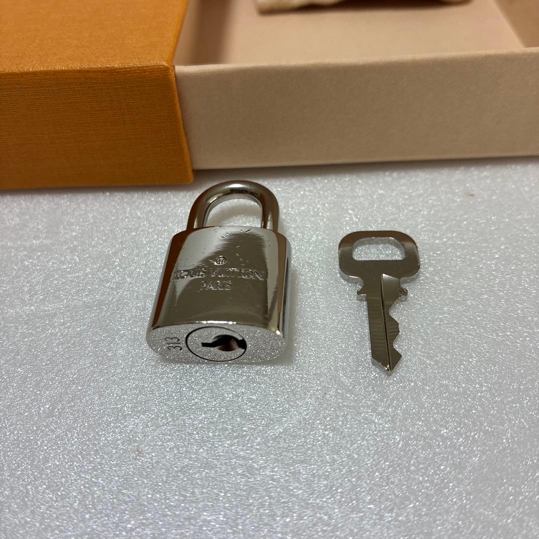 ルイヴィトン パドロック　南京錠シルバー色 ナンバー 313 巾着袋と箱付き