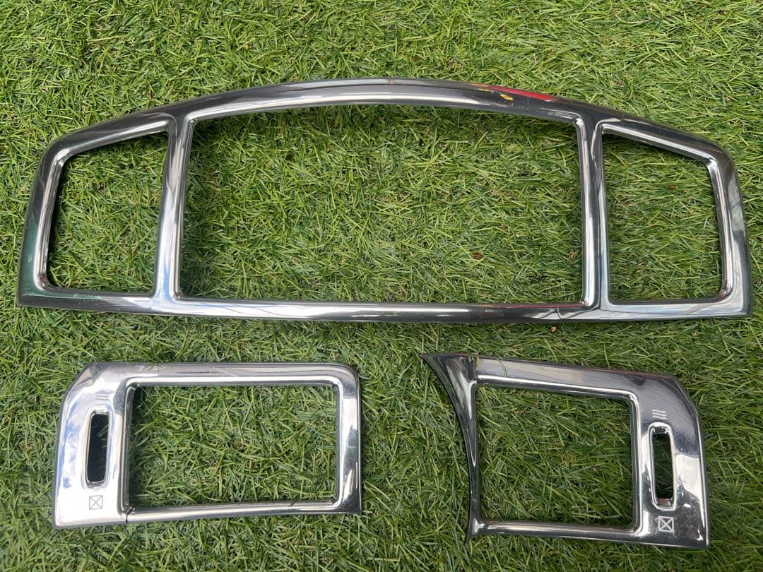 e52 エルグランド　メッキインテリアパネル　ダクトパネル