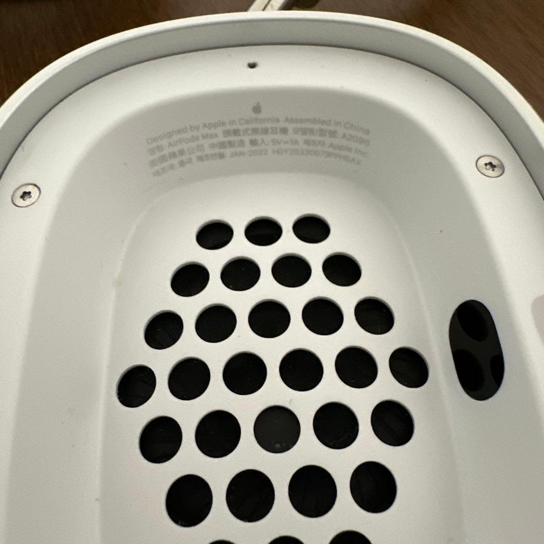 Rikkieの商品です。 AirPods Max ホワイト本体（第一世代）