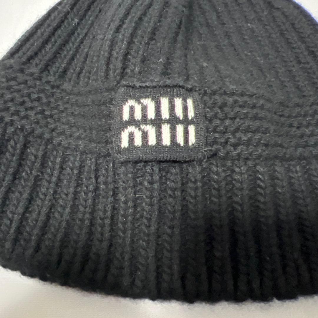 miumiuミュウミュウ　カシミヤ混 ロゴジャガードビーニー 5HC311