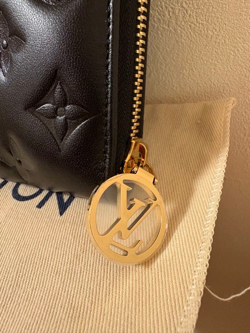 ルイヴィトン　クッサン　ジッピーウォレト