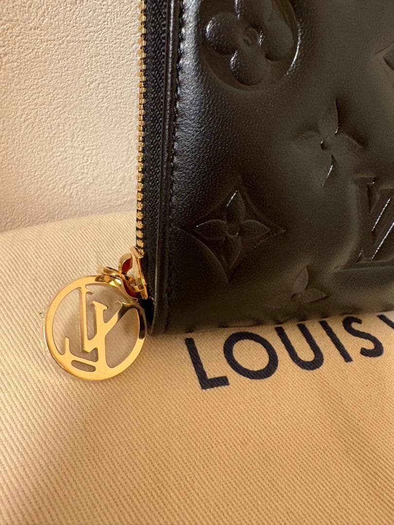 ルイヴィトン　クッサン　ジッピーウォレト