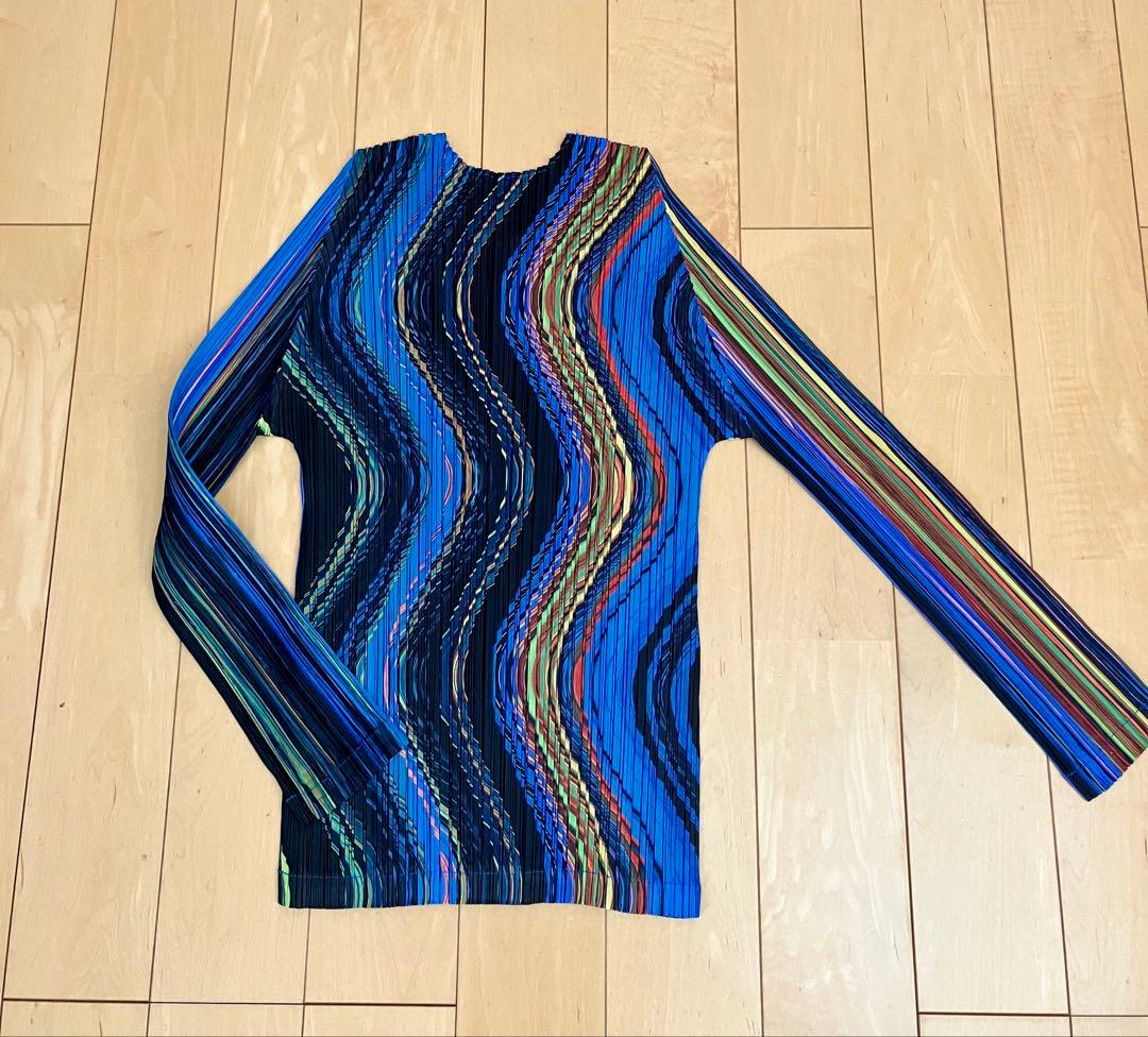 プリーツプリーズ　トップス